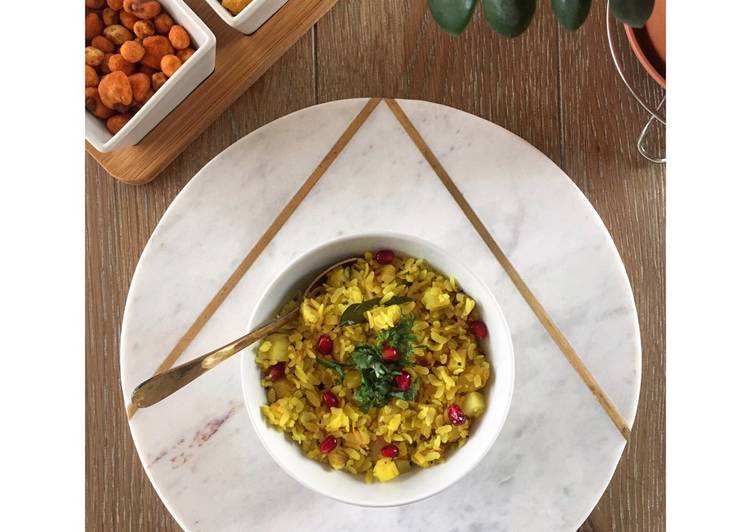 Aloo Poha - Turmeric flavoured Flattened Rice with Potato