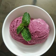 A picture of Beetroot ice-cream.