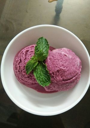 A picture of Beetroot ice-cream.