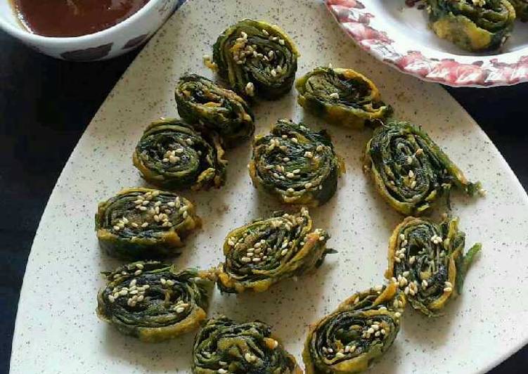 Steps to Make Quick Spinach patra