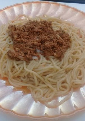 A picture of Spaghetti with tin fish.