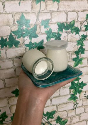 Hình của món Sữa chua úp ngược.