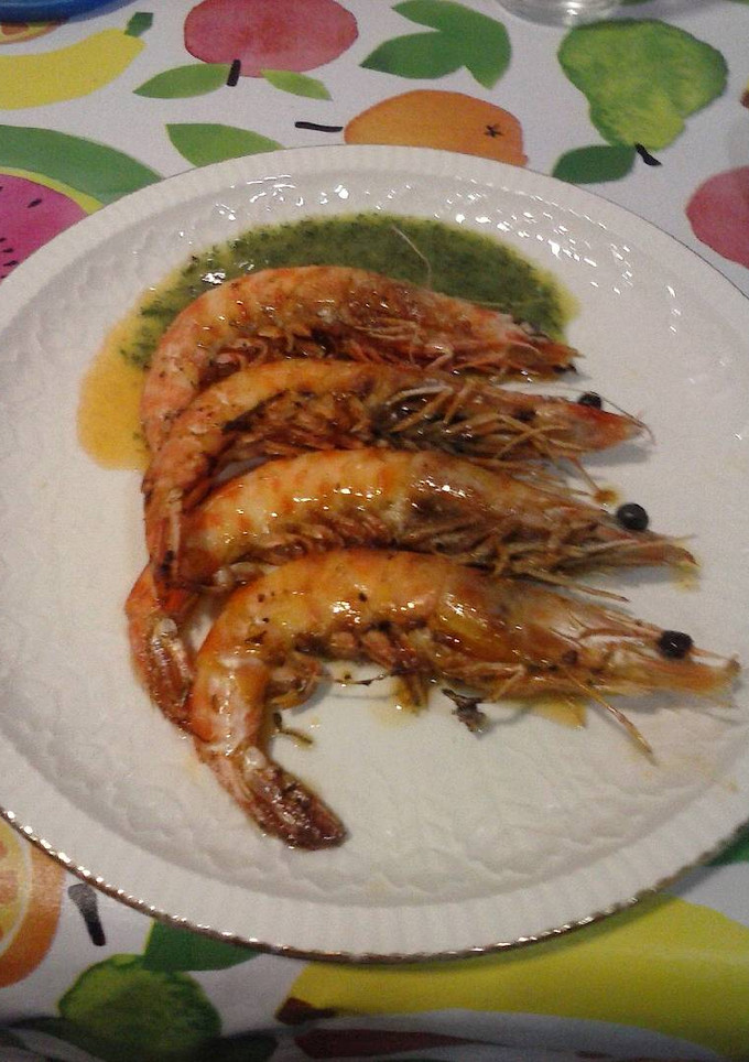 Una foto de Gambas con majada de ajo y perejil