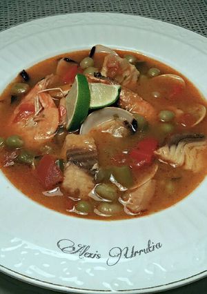 Una foto de Sopa de pescado y mariscos congelados