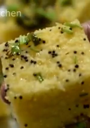 खमन ढोकला (khaman dhokla recipe in Hindi) रेसिपी मुख्य फोटो