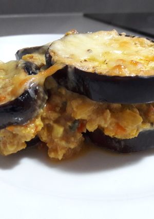 Una foto de Moussaka ligera con soja texturizada y leche de coco al curry