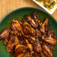 A picture of Buffalo chicken wings.