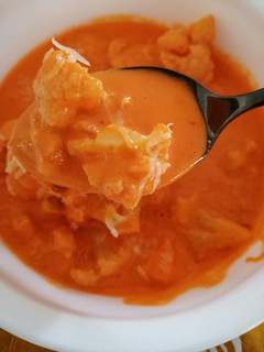 Una foto de Coliflor en salsa de pimiento 🍲🧡(apta para keto)