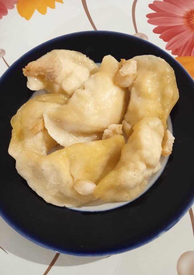Вареники зі шкварками