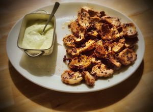 Una foto de Solomillo de cerdo al Shichimi togarashi con mayonesa de wasabi
