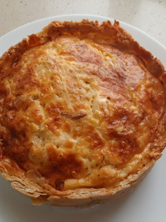 Una foto de Quiche de gambas al ajillo