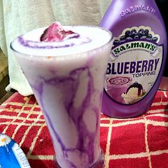 A picture of Blueberry ice shake.