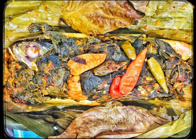 Pepes ikan kembung daun singkong