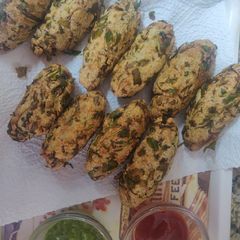 A picture of Methi Muthia.