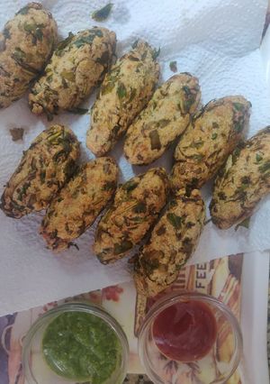 A picture of Methi Muthia.
