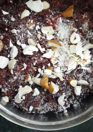 A picture of Healthy Beetroot Halwa .