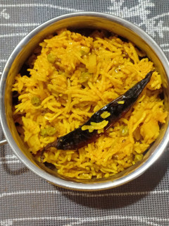 વઘારેલા ભાત (Vagharela Bhat Recipe In Gujarati) રેસીપી મુખ્ય ફોટો