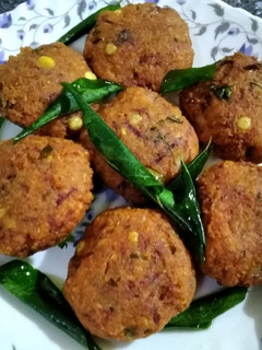 பீட்ரூட் வடை😋 செய்முறை முக்கிய புகைப்படம்