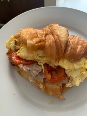 Cara Gampang Menyiapkan Resep Tuna Mayo Croissant Sandwich 🥐 yang Menggugah Selera Anti Ribet, Bikin Ngiler