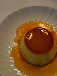 Una foto de Flan de chocolate blanco