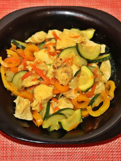 Foto de Caril de Frango com legumes salteados