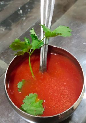 ટામેટાં નો સુપ (Tomato Soup Recipe In Gujarati) રેસીપી મુખ્ય ફોટો