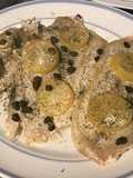 Ailes de raies au oignons,câpres,citron et herbes aromatiques du jardin sauce crème