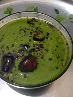முருங்கைக் கீரை சட்னி (Murunkai keerai chutney recipe in tamil) செய்முறை முக்கிய புகைப்படம்