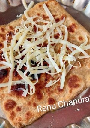 चीज़ पराठा (cheese paratha recipe in Hindi) रेसिपी मुख्य फोटो