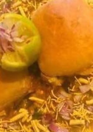 A picture of Misal Pav.