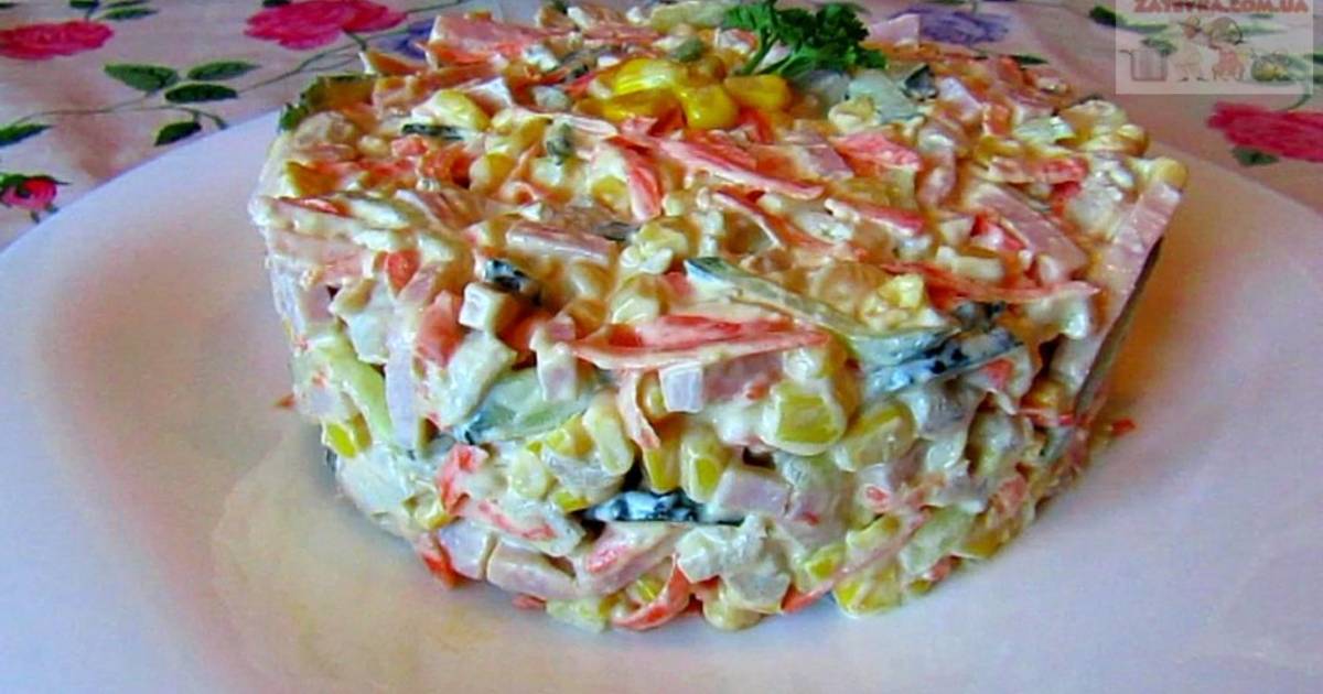 Салат с курицей, ветчиной и овощами – кулинарный рецепт