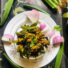A picture of Okra (sweet and sour).