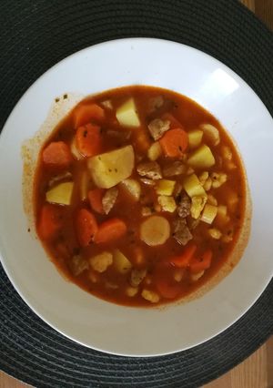 Gulyás leves recept fotója