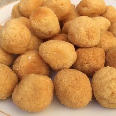 A picture of Gullisuwa II (milk balls).