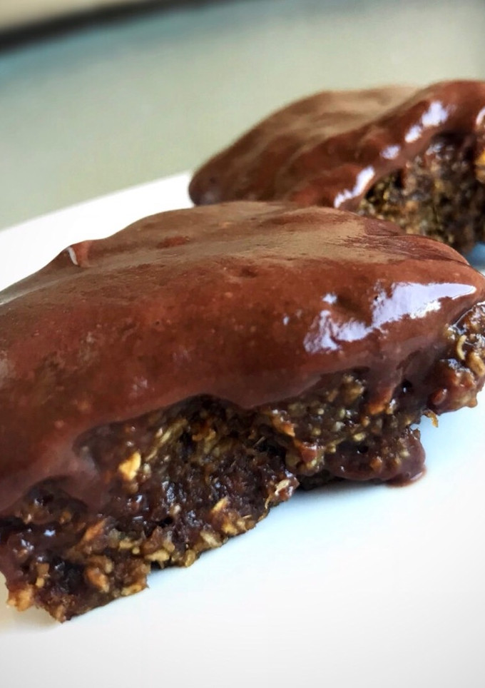 Una foto de Barritas saludables de Café con frosting de chocolate fit!