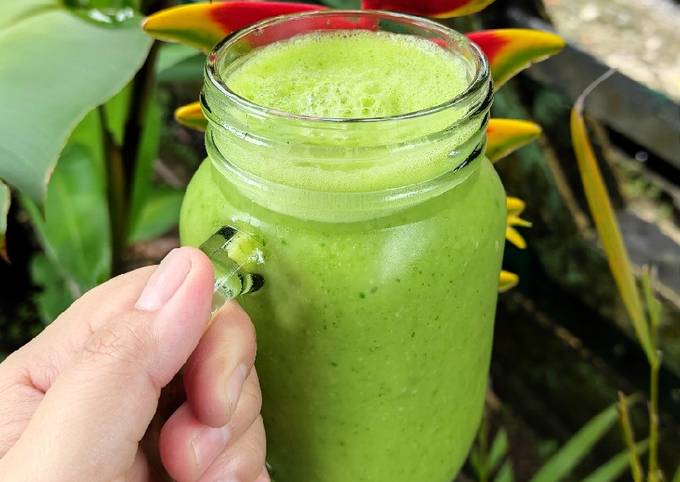 Green Smoothies (Pokcoy, Timun dan Nanas)