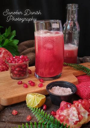 A picture of Fresh Pomegranate juice.