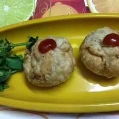 A picture of Khasta Kachori.