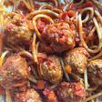 Albóndigas de cerdo con fideos