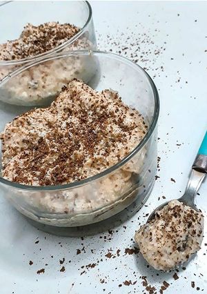 Una foto de Mousse de chocolate blanco