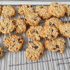A picture of Oatmeal with Cranberry and Raisins Cookies.