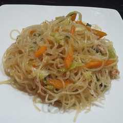 A picture of Bihun wortel.