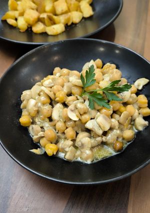 عکسی از دستور خوراک قارچ و نخود (Mushrooms & Chickpeas dish)