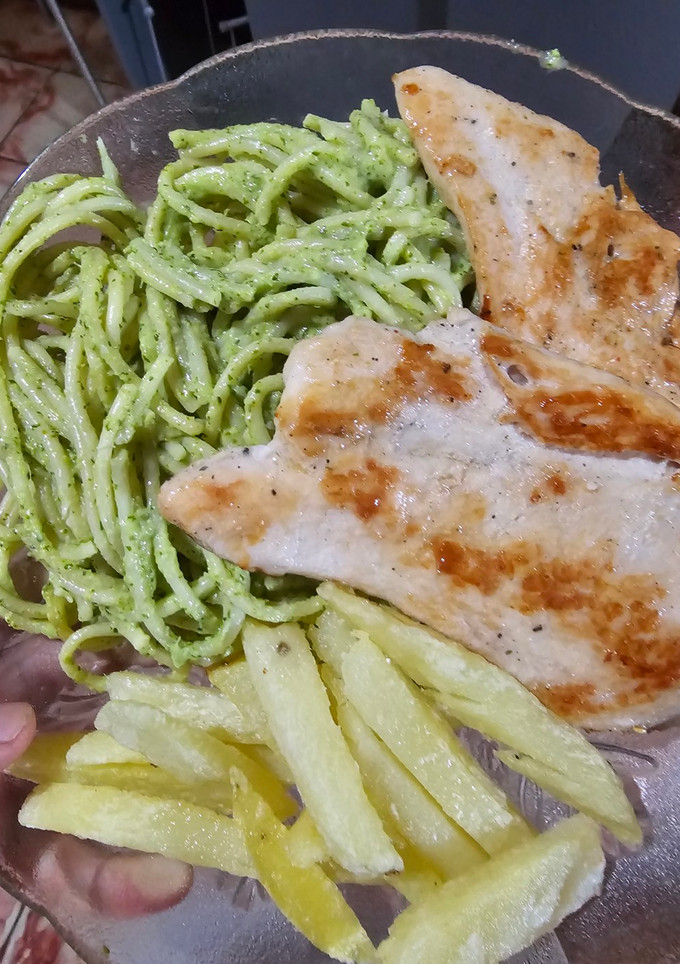Una foto de Espagueti de brócoli cremoso