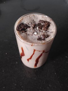 ઓરીઓ મિલ્ક શેક રેસીપી મુખ્ય ફોટો