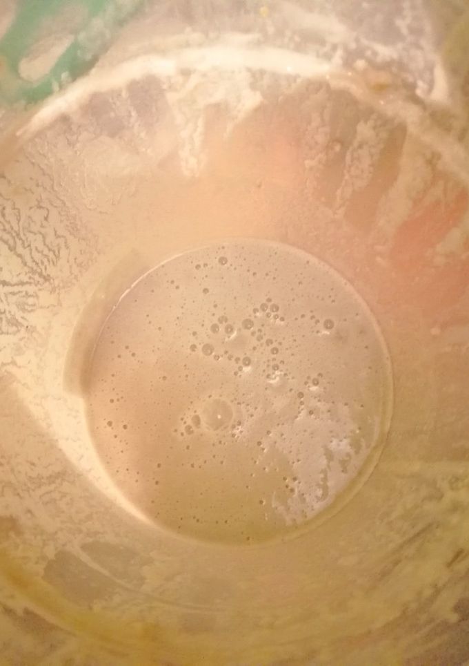 Una foto de Batido de lulo y banano delicioso!!😊🍊🍌