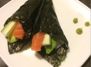 Una foto di avocado tonno