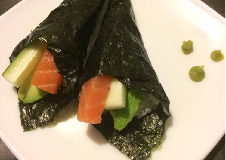 Temaki Sushi (Sushi arrotolato a mano)