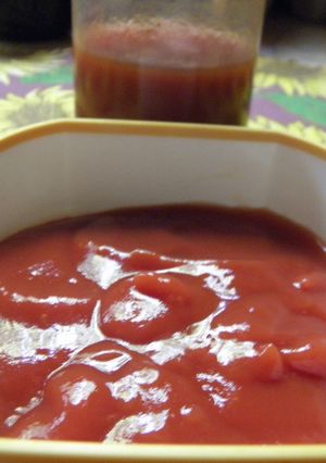 Una foto de Puré de tomates casero