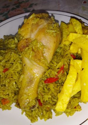 Una foto de Arroz con pollo "peruano"